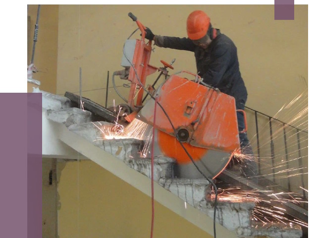 Демонтаж бетонных лестниц в Конаково от 4562 руб. за м2 | ПРОЛЁТ-Кнк