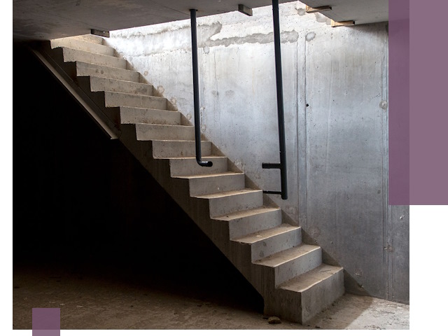 Изготовление и монтаж лестниц в подвале в Конаково