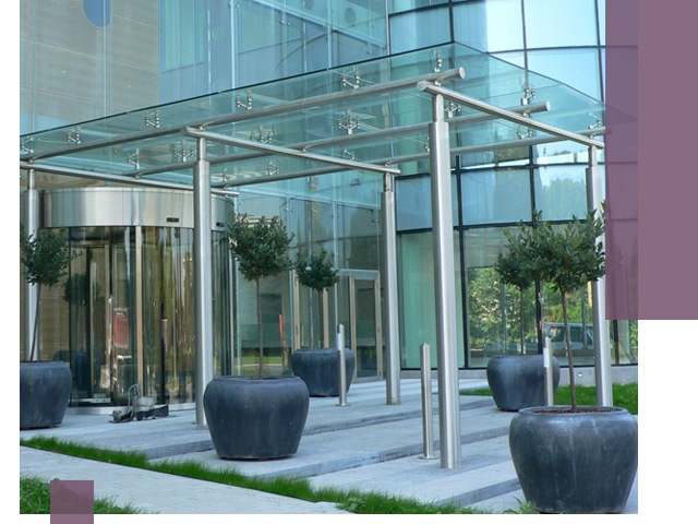 Навесы из стекла на заказ в Конаково — монтаж и установка