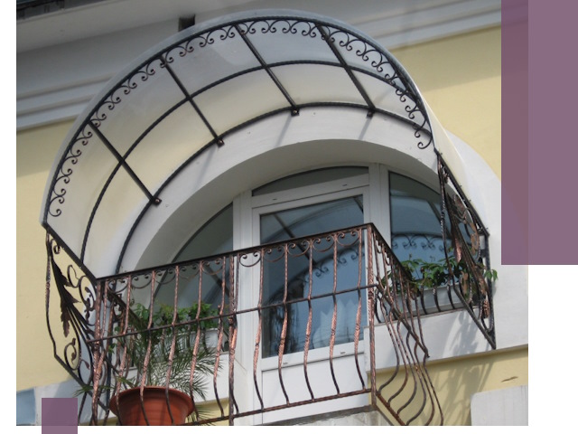 Козырьки над балконом в Конаково — изготовление и монтаж